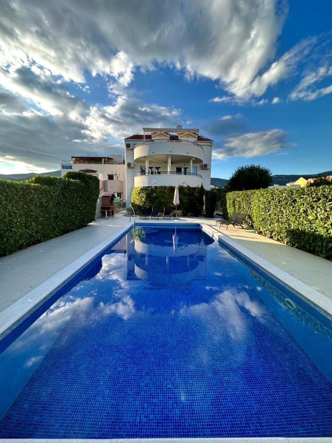 Apartments Villa Ohana Kastela Ngoại thất bức ảnh