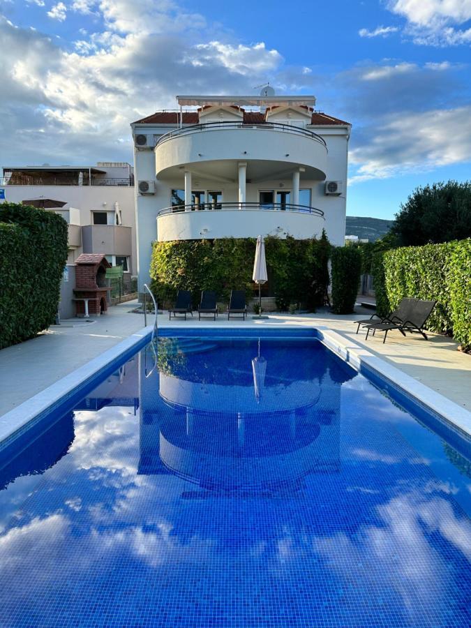 Apartments Villa Ohana Kastela Ngoại thất bức ảnh