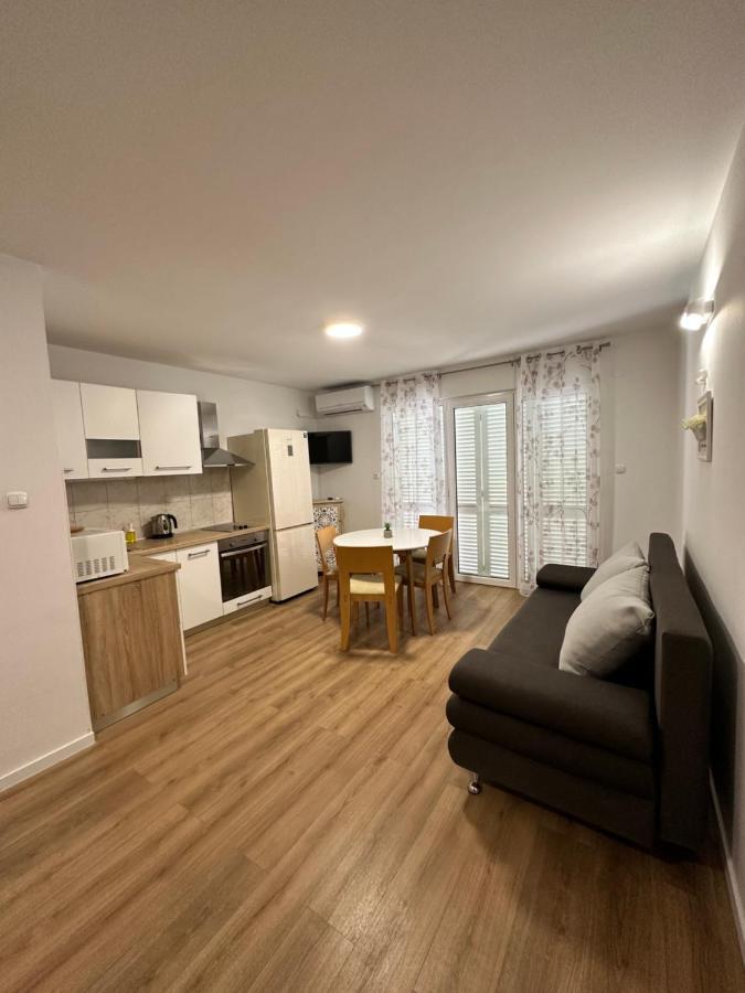 Apartments Villa Ohana Kastela Ngoại thất bức ảnh