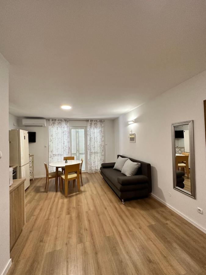 Apartments Villa Ohana Kastela Ngoại thất bức ảnh