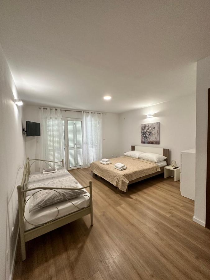 Apartments Villa Ohana Kastela Ngoại thất bức ảnh